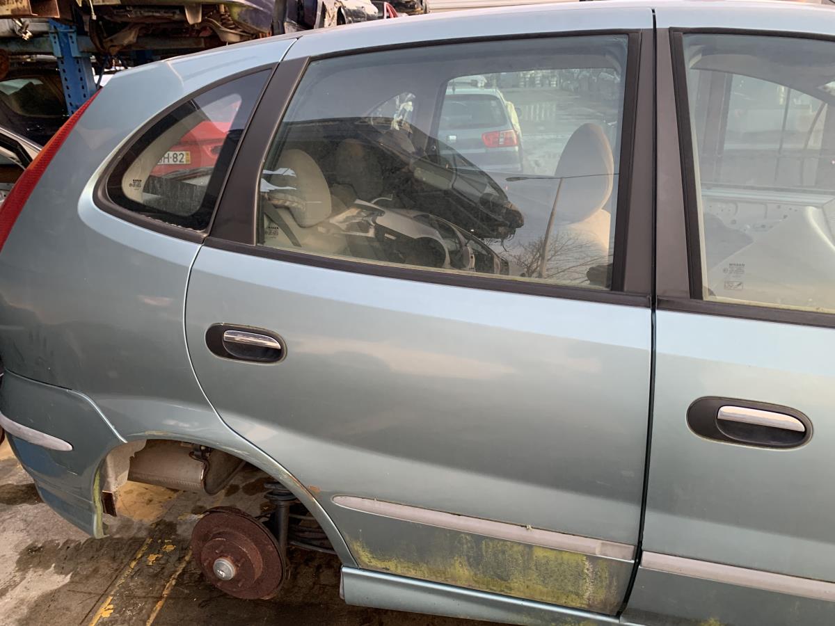 Porta trás direita NISSAN Almera Tino (V10)