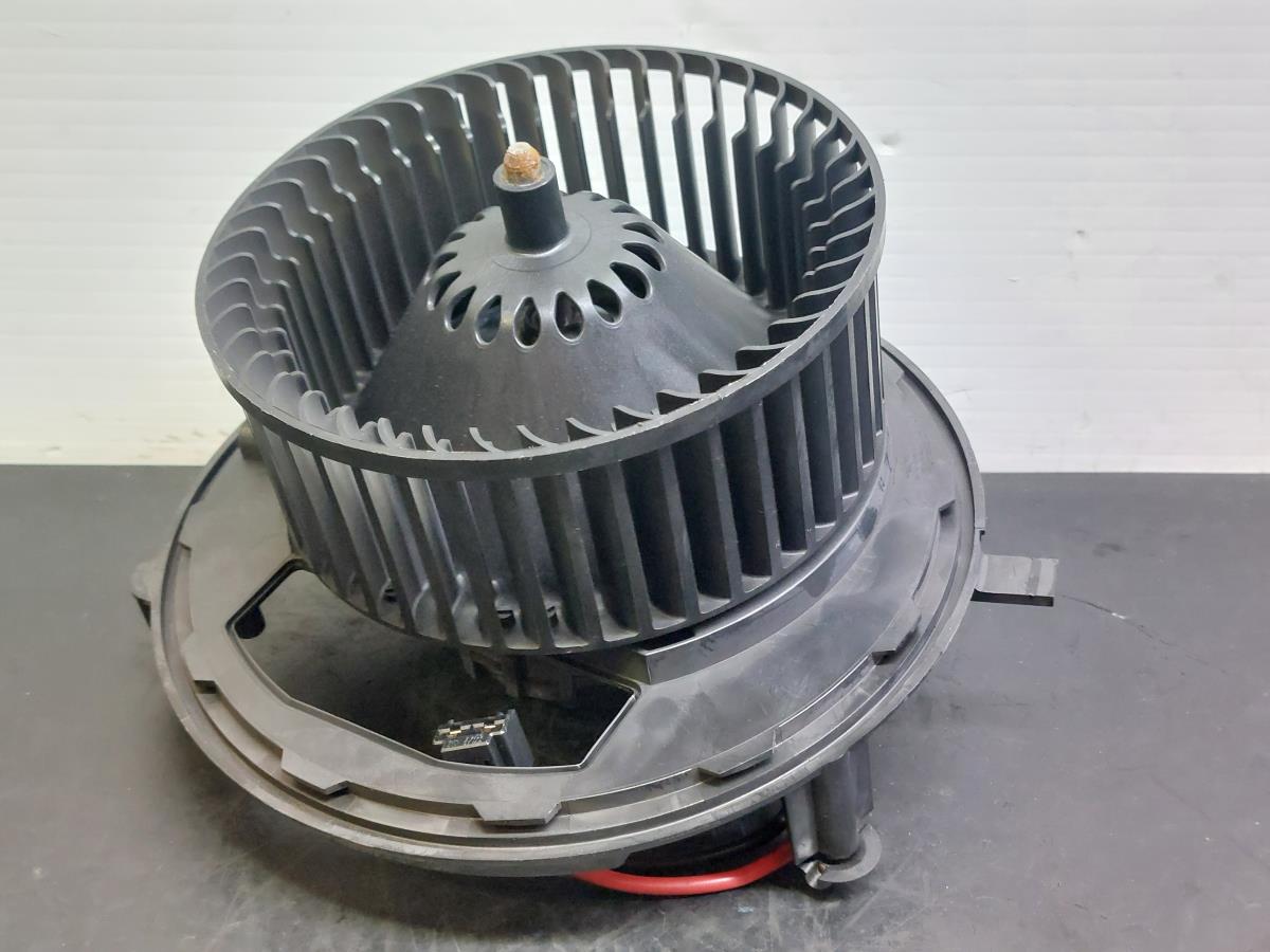 Moteur de chauffage AUDI A3 Sportback (8VA, 8VF)