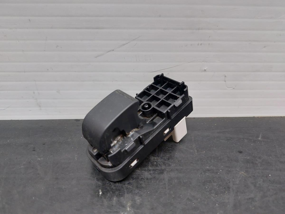 Comando / interruttore alzacristallo anteriore destro MAZDA 3 (BL)
