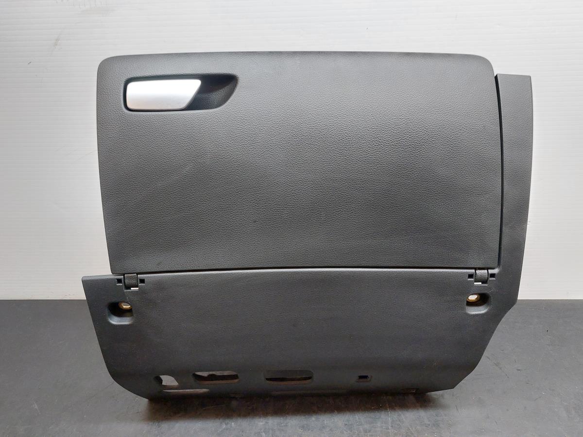 Boîte à gants AUDI A3 Sportback (8VA, 8VF)