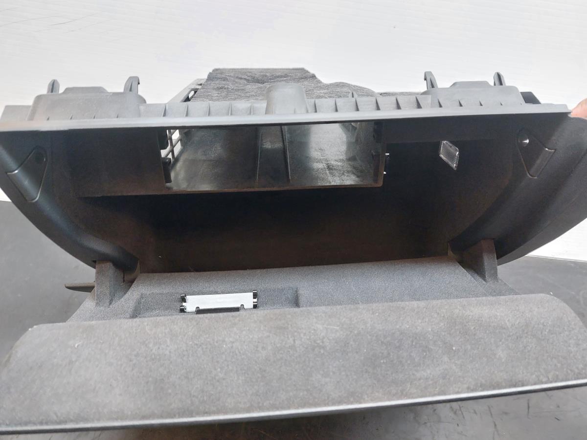 Vano portaoggetti AUDI A3 Sportback (8VA, 8VF) Imagem-2