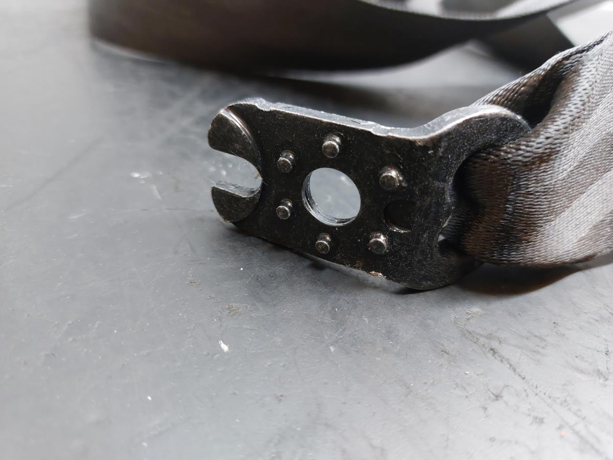 Prétensionneur de ceinture arrière gauche AUDI A3 Sportback (8VA, 8VF) Imagem-1