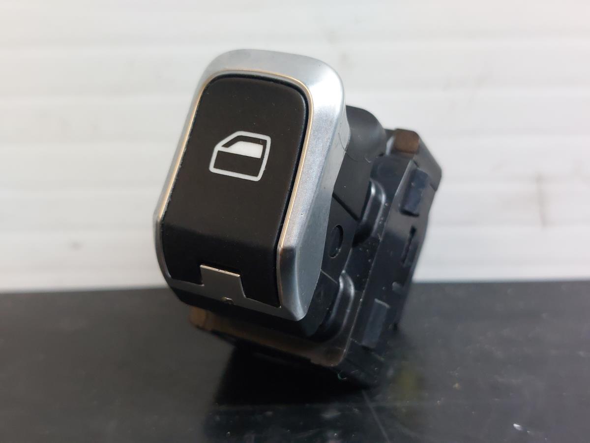 Comando / interruttore alzacristallo anteriore destro AUDI A3 Sportback (8VA, 8VF)