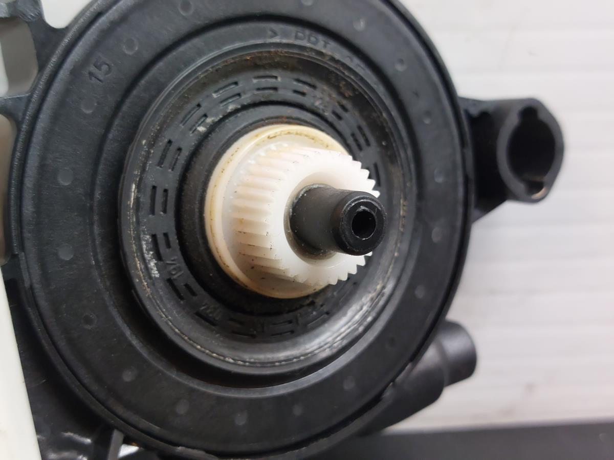 Motore alzacristallo posteriore sinistro AUDI A3 Sportback (8VA, 8VF) Imagem-2