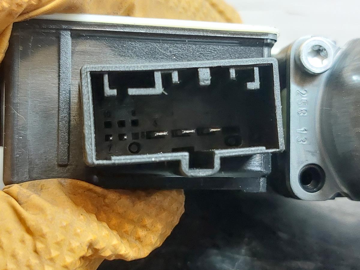 Motore alzacristallo posteriore sinistro AUDI A3 Sportback (8VA, 8VF) Imagem-5