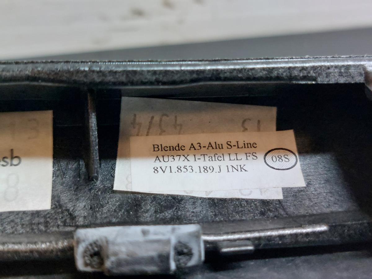 Moulure tableau de bord AUDI A3 Sportback (8VA, 8VF) Imagem-2