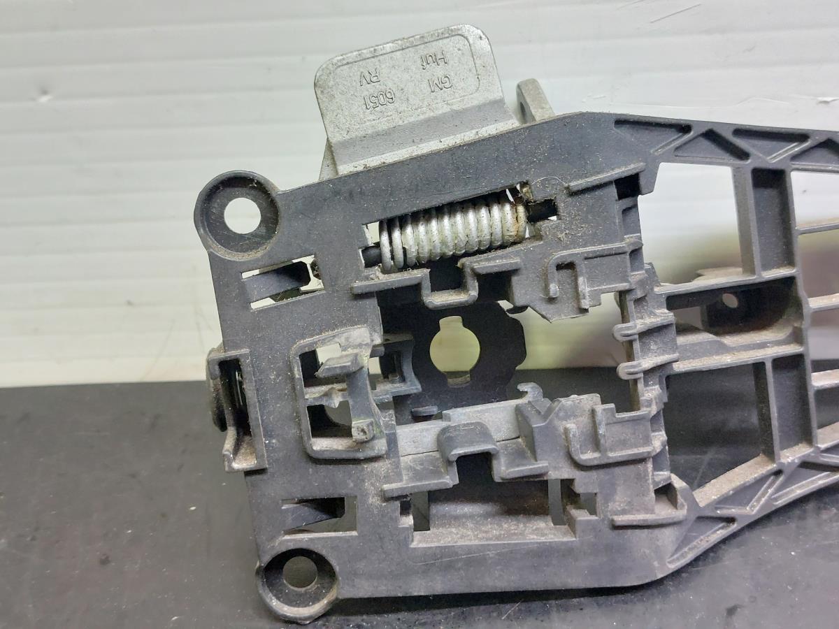 Right front door handle support OPEL Corsa D Imagem-1