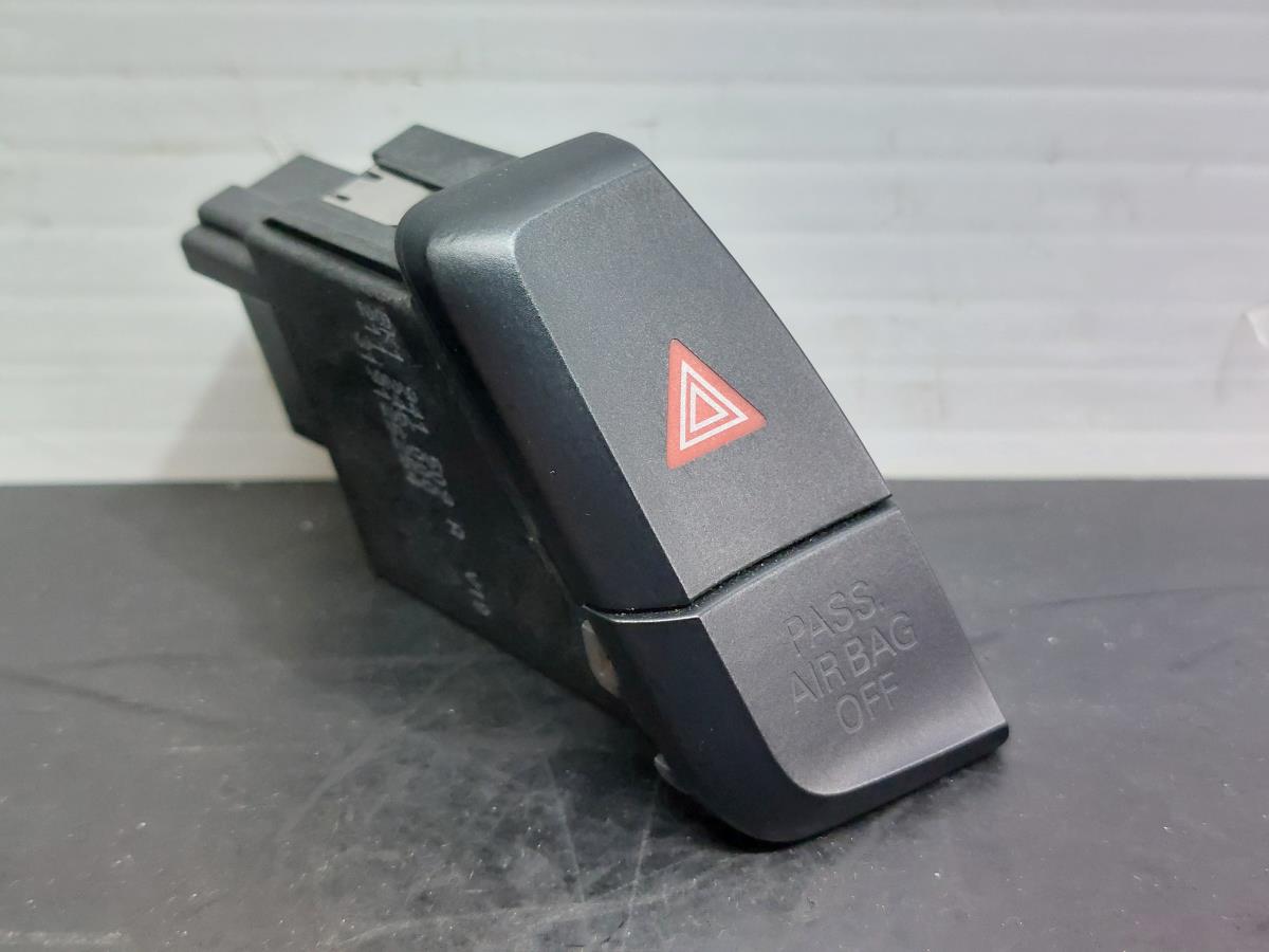 Bouton de Warning/ interrupteur 4 feux de détresse AUDI A4 Avant (8K5, B8)