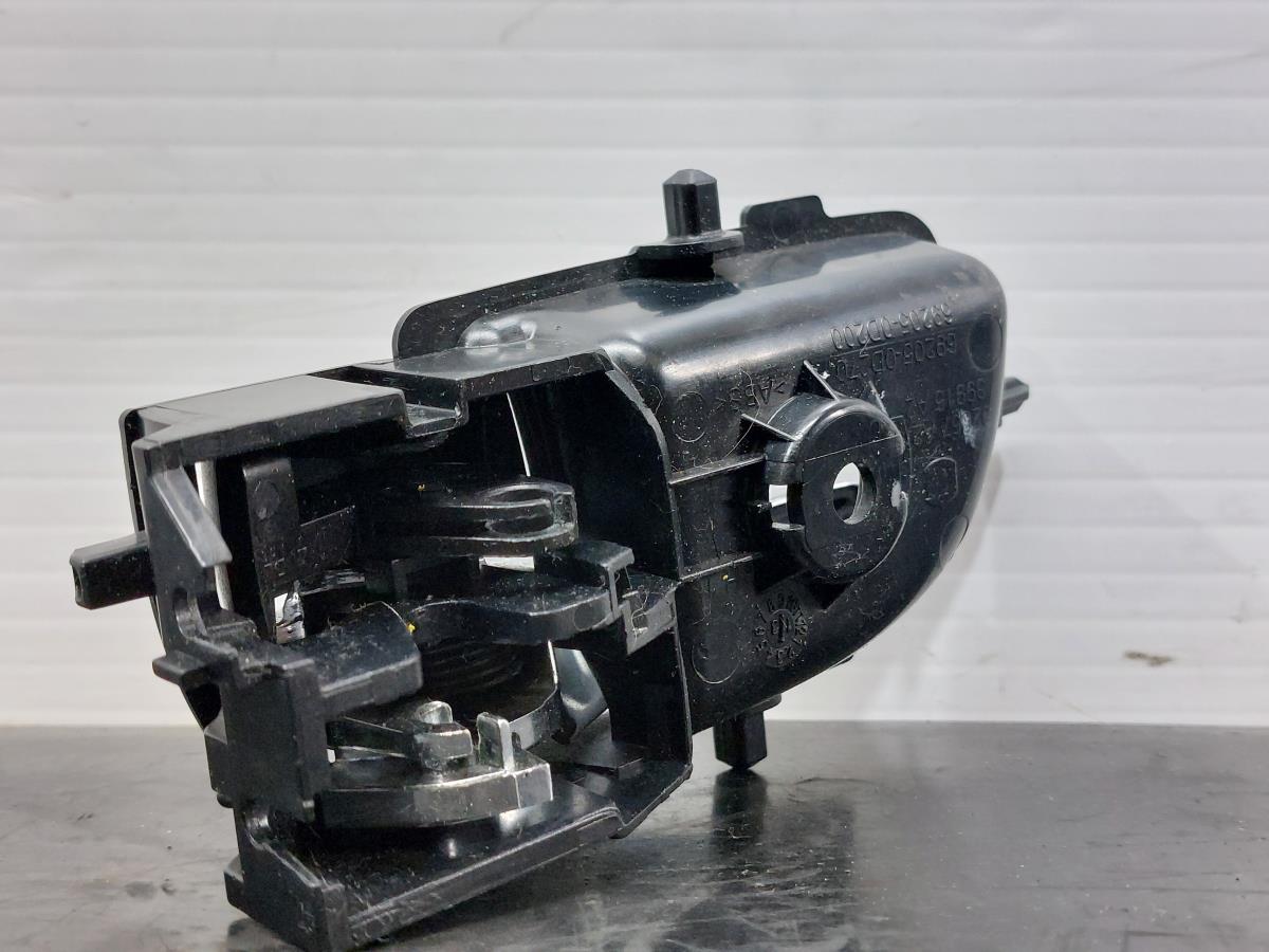 Right front interior door handle TOYOTA Yaris (_P13_) Imagem-4