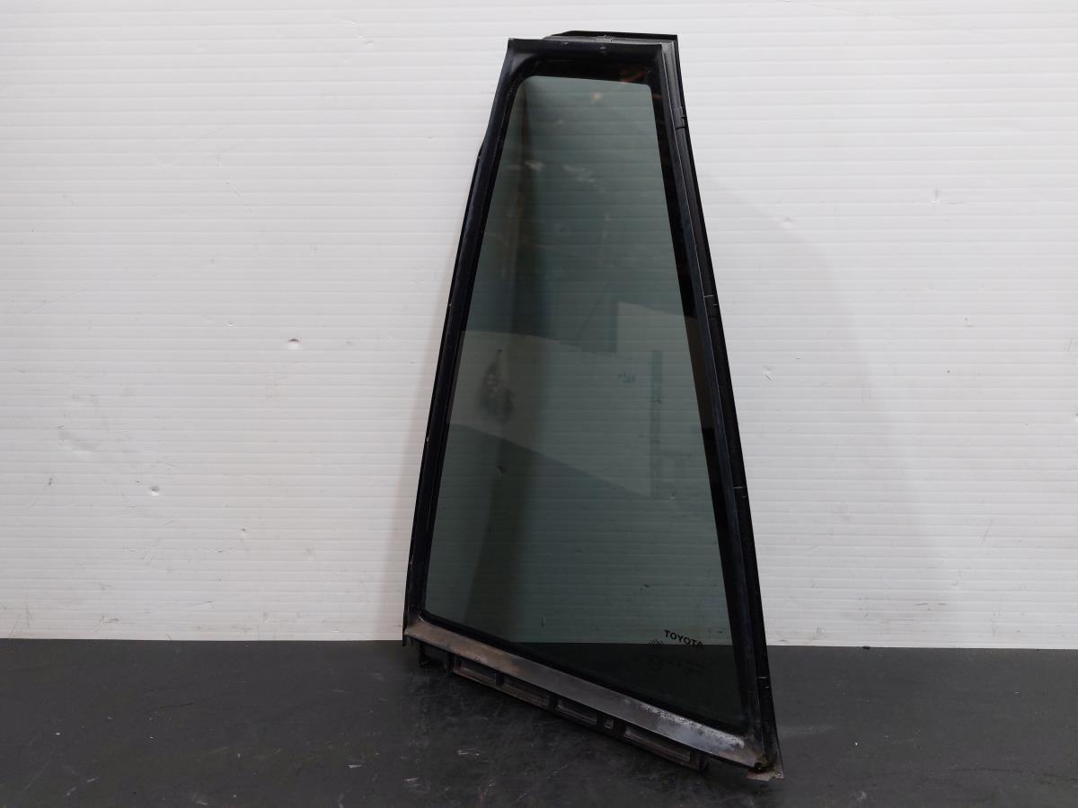 Left rear triangle window TOYOTA Verso (_R2_) Imagem-1