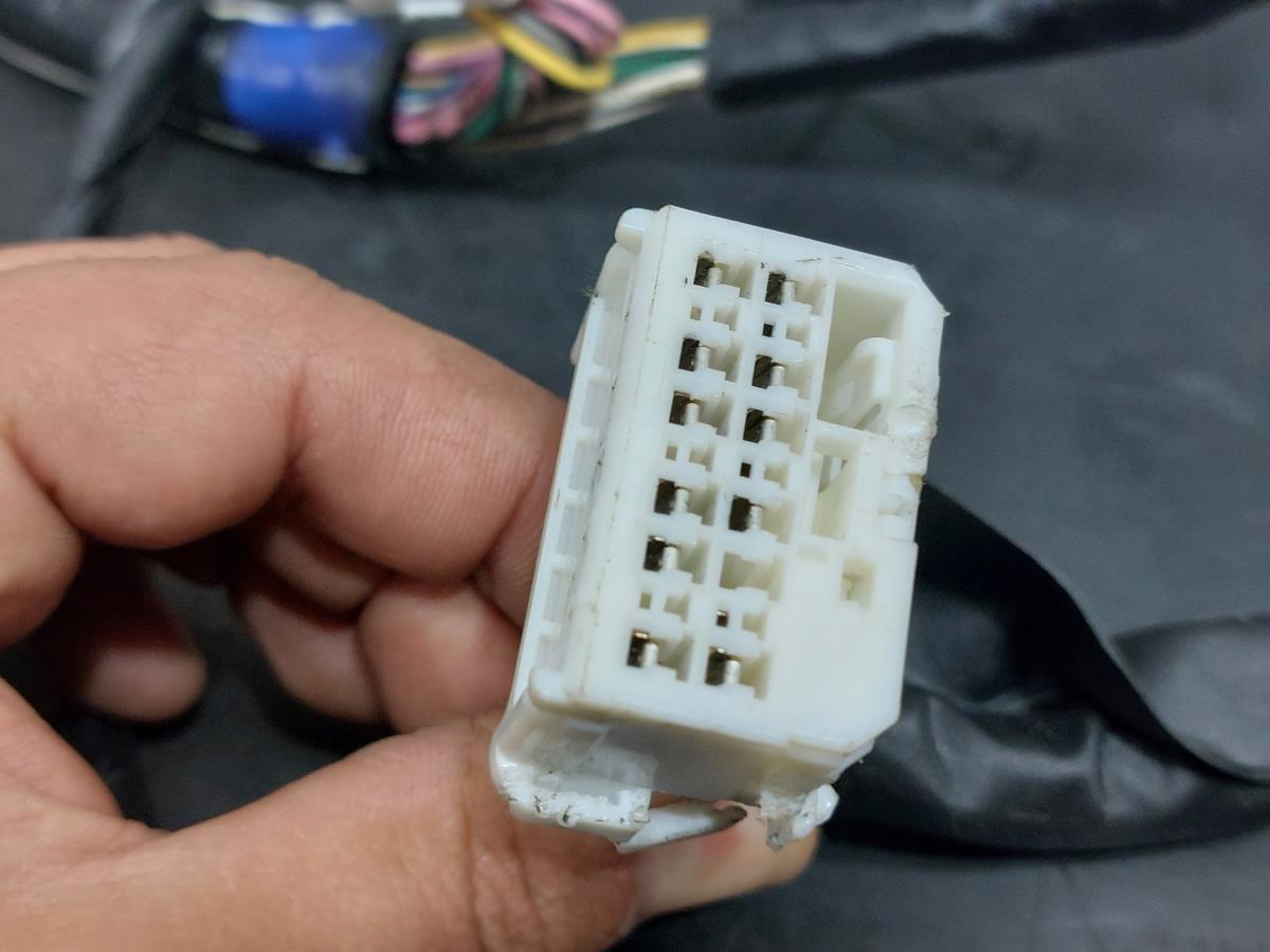Cableado interior TOYOTA Yaris (_P13_) Imagem-4