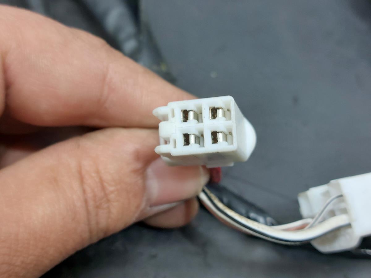 Cableado interior TOYOTA Yaris (_P13_) Imagem-6