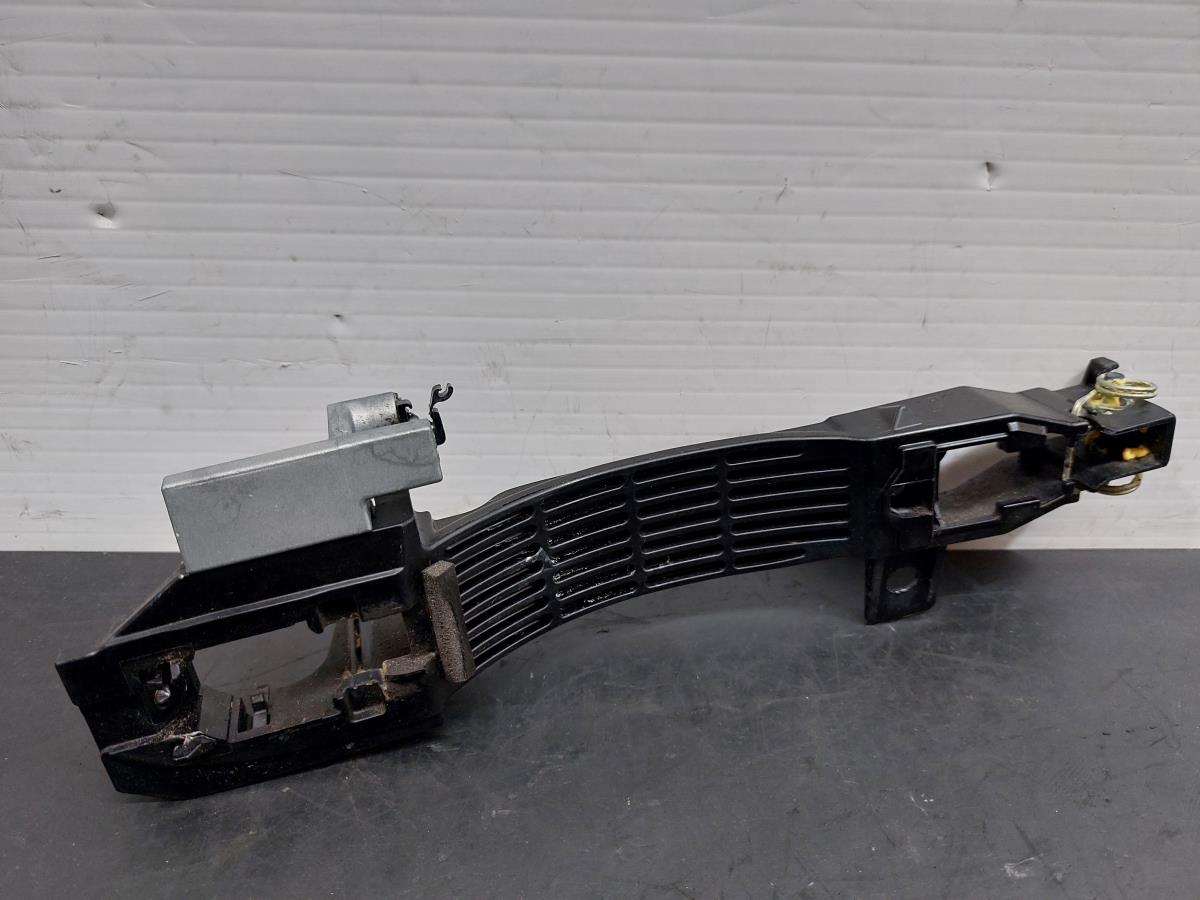 Supporto maniglia porta anteriore destra MAZDA 6 Sedan (GJ, GL)