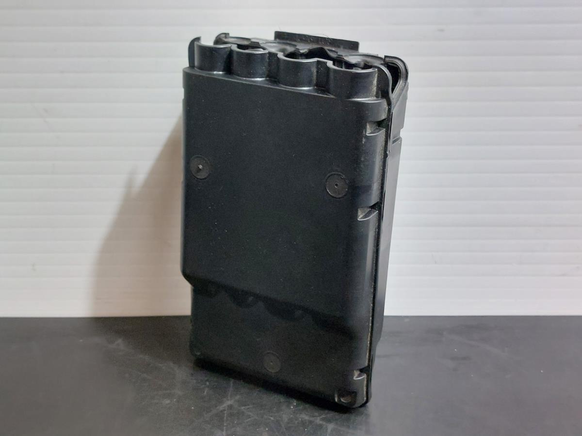 Caixa fusíveis da bateria BMW 1 (F40)