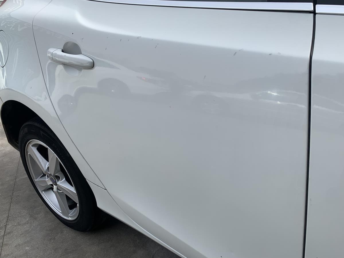 Porte arrière Droite VOLVO V40 Hatchback Imagem-1