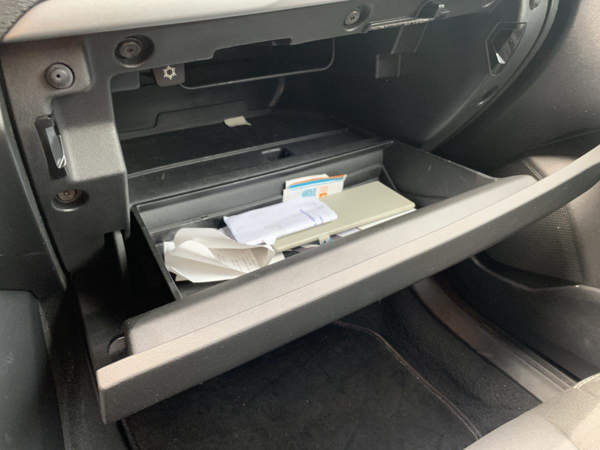 Porta luvas VOLVO V40 Hatchback Imagem-1