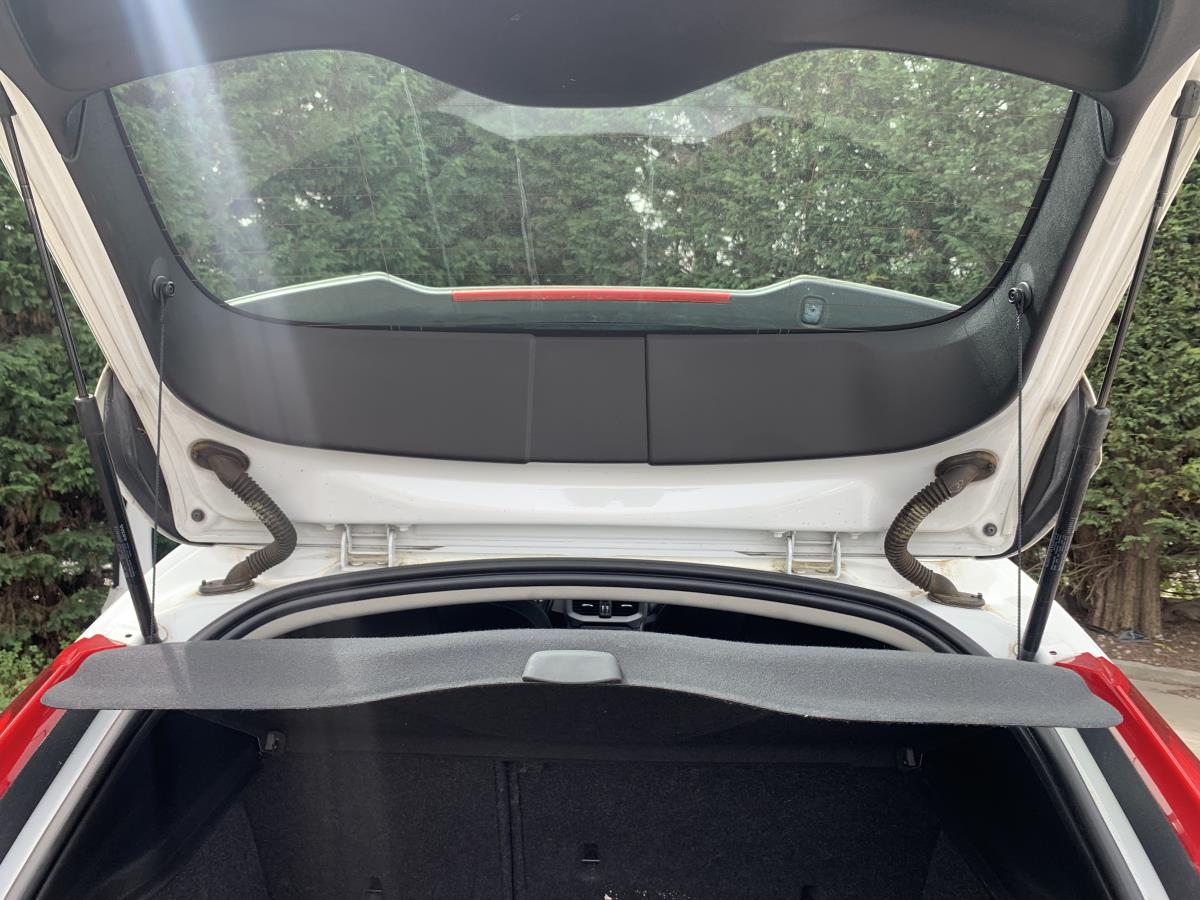 Chapeleira / tampo da mala VOLVO V40 Hatchback Imagem-1