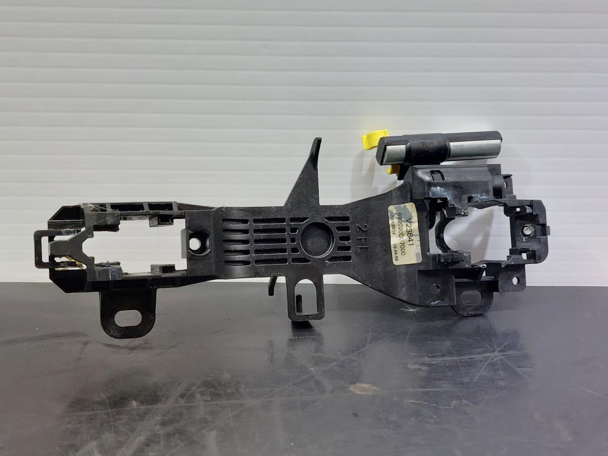 Left front door handle support TOYOTA Yaris (_P13_)