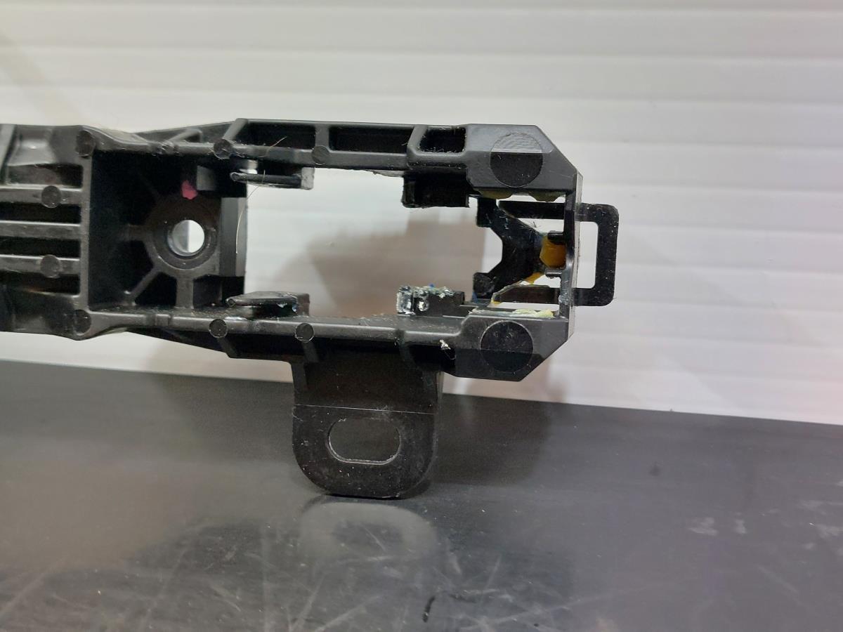 Left front door handle support TOYOTA Yaris (_P13_) Imagem-5