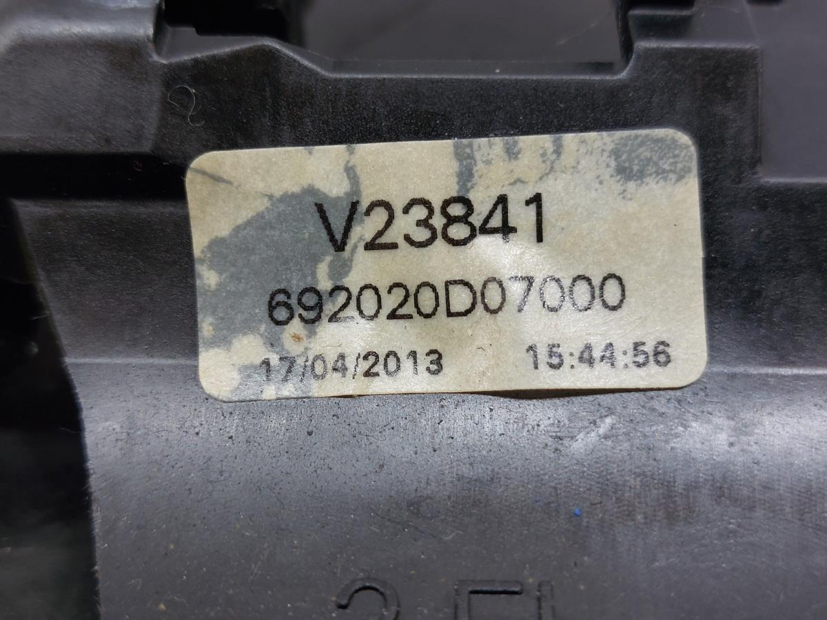 Left front door handle support TOYOTA Yaris (_P13_) Imagem-8
