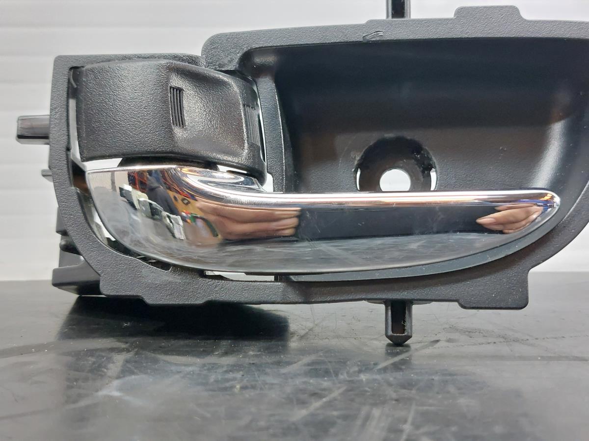 Maniglia interna porta anteriore sinistra TOYOTA Yaris (_P13_) Imagem-1