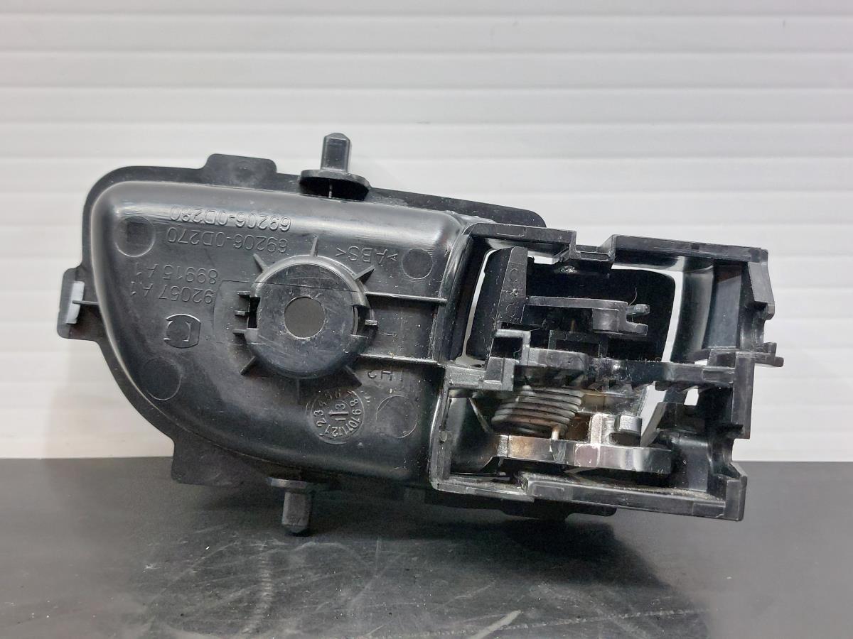 Maniglia interna porta anteriore sinistra TOYOTA Yaris (_P13_) Imagem-2
