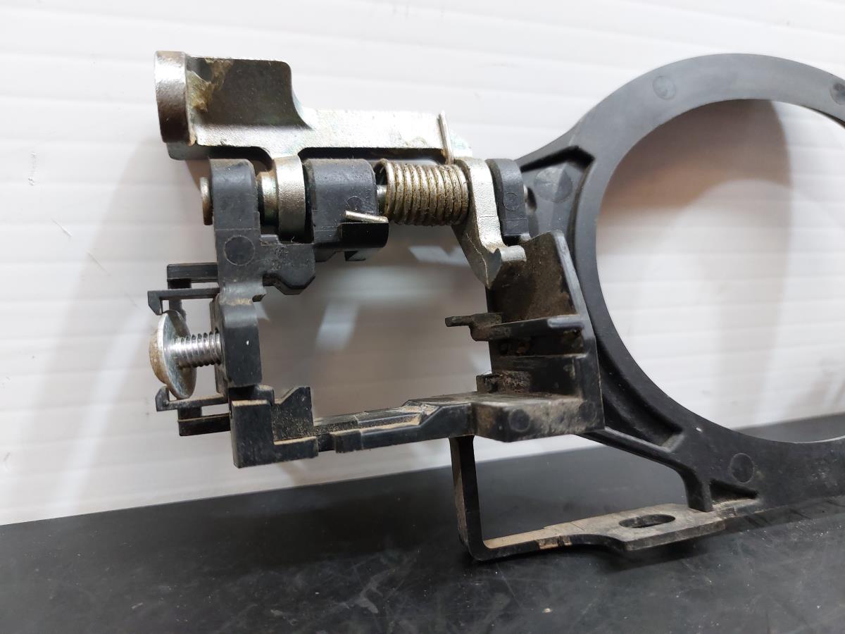 Left rear door handle support MITSUBISHI Lancer VIII Sportback (CX_A) Imagem-3