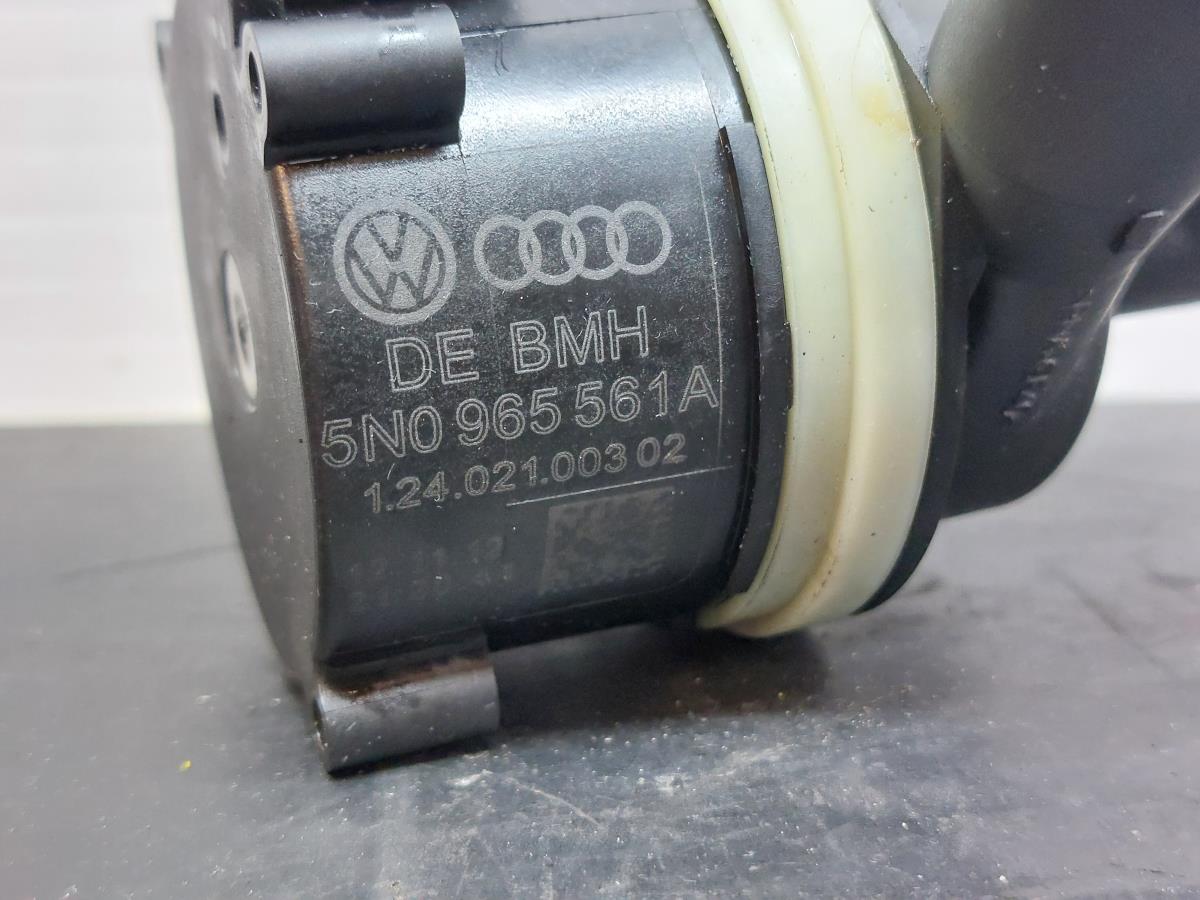 Bomba de agua AUDI A4 Avant (8K5, B8) Imagem-1