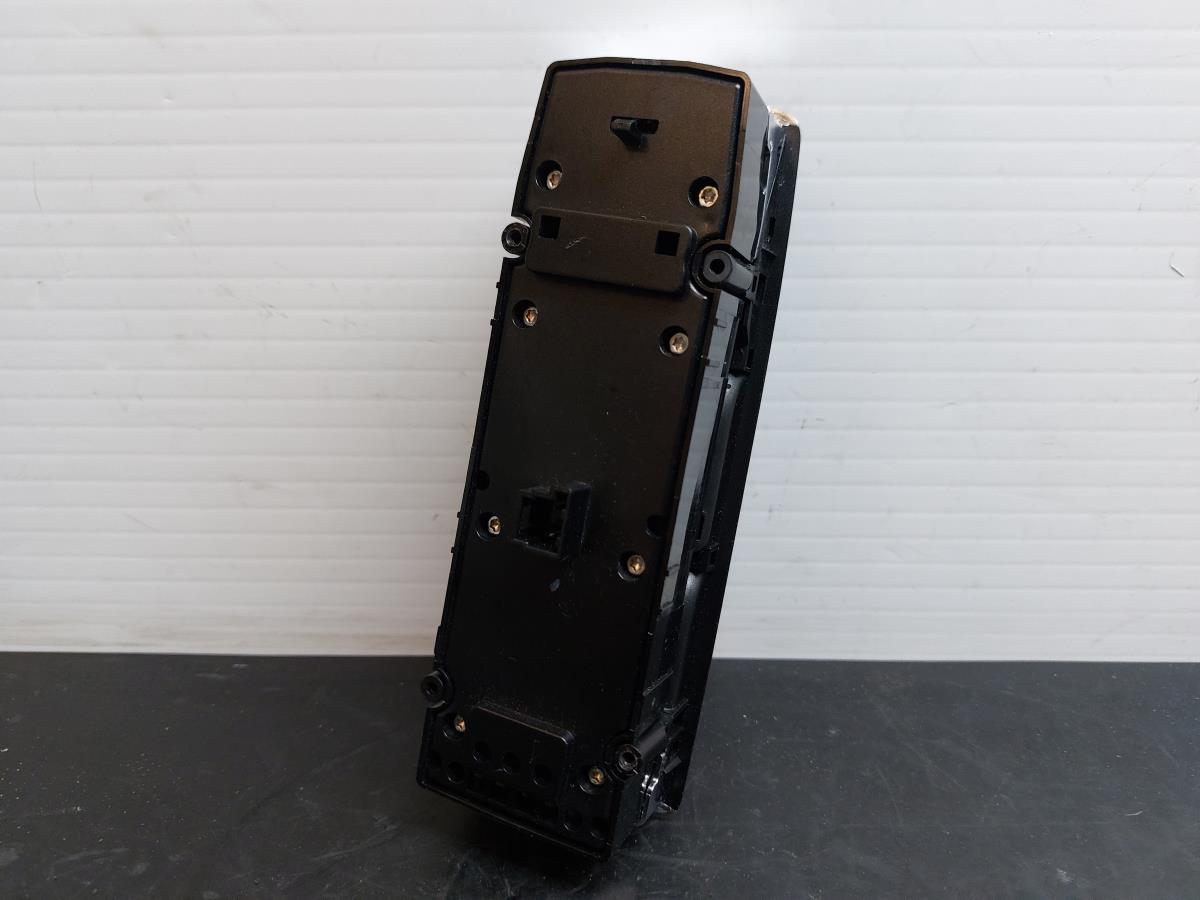 Comando / interruttore alzacristallo anteriore sinistro MERCEDES-BENZ Classe E Cabriolet (A207) Imagem-4