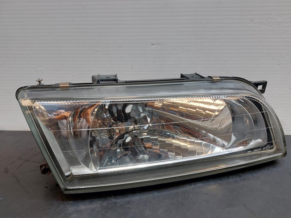 Ótica / farol direita NISSAN Almera I Sedan (N15)