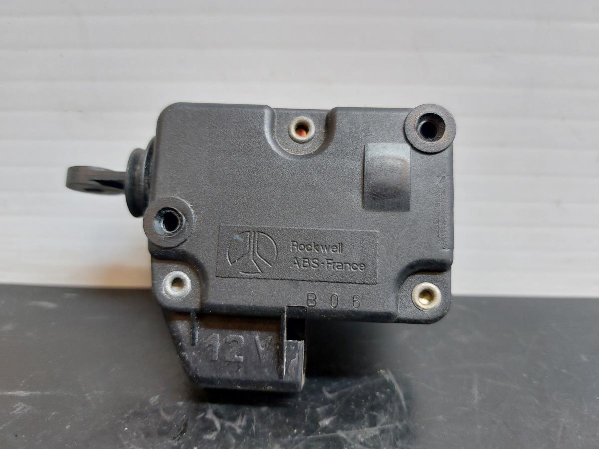 Attuatore PEUGEOT 406 Break (8E/F) Imagem-1