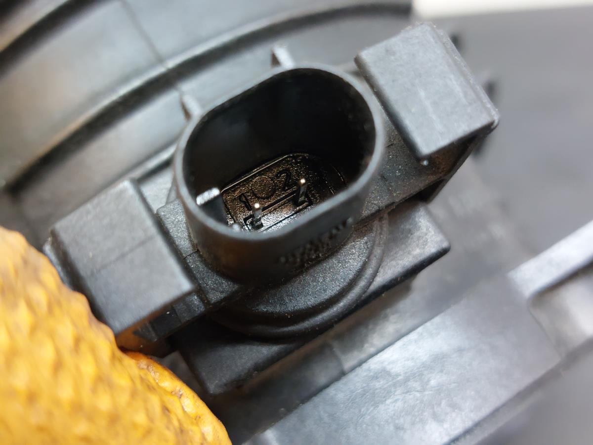 Débitmètre d'air massique (MAF) MERCEDES-BENZ Classe E Cabriolet (A207) Imagem-2