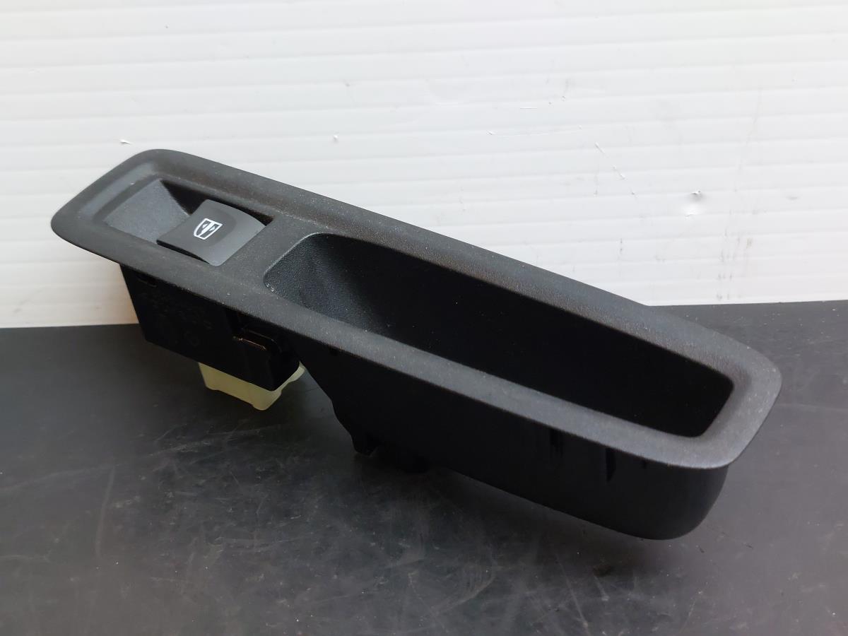 Comando / botão / interruptor vidros frente direito DACIA Jogger