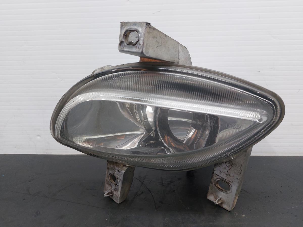 Piloto antiniebla central LANCIA Y (840_)