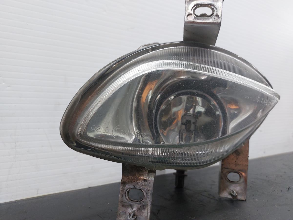 Piloto antiniebla central LANCIA Y (840_) Imagem-1