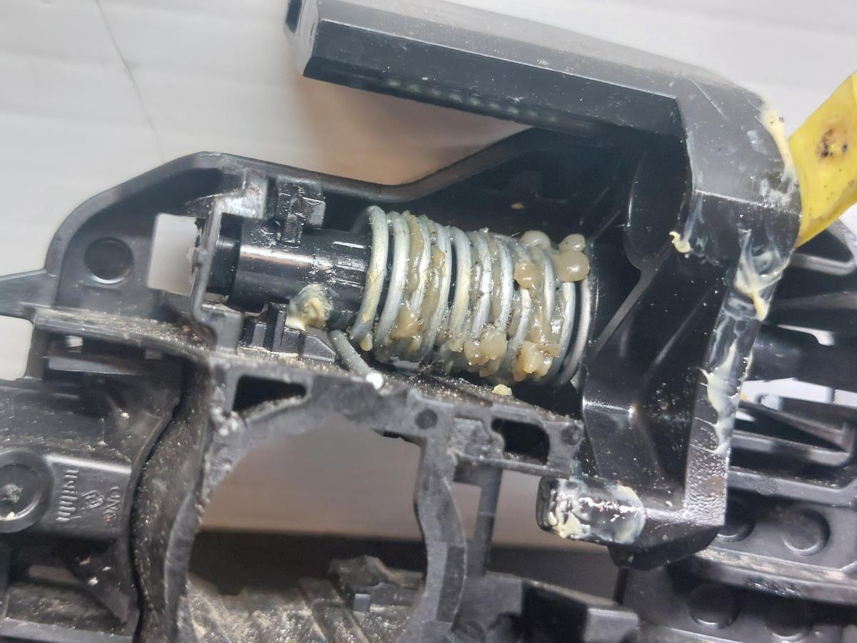 Suporte puxador porta trás esquerdo DACIA Jogger Imagem-2