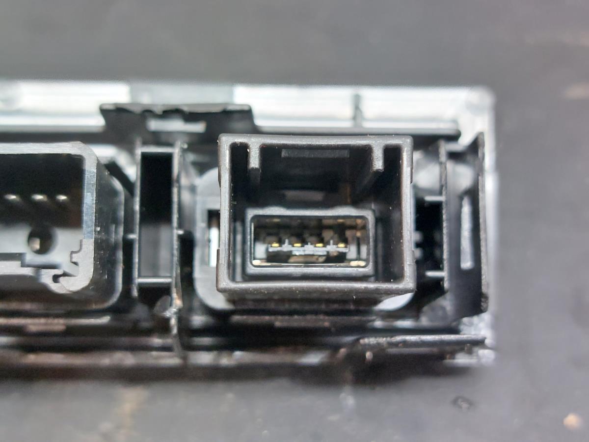 Módulo USB / AUX / IPOD VOLVO S60 II (134) Imagem-3