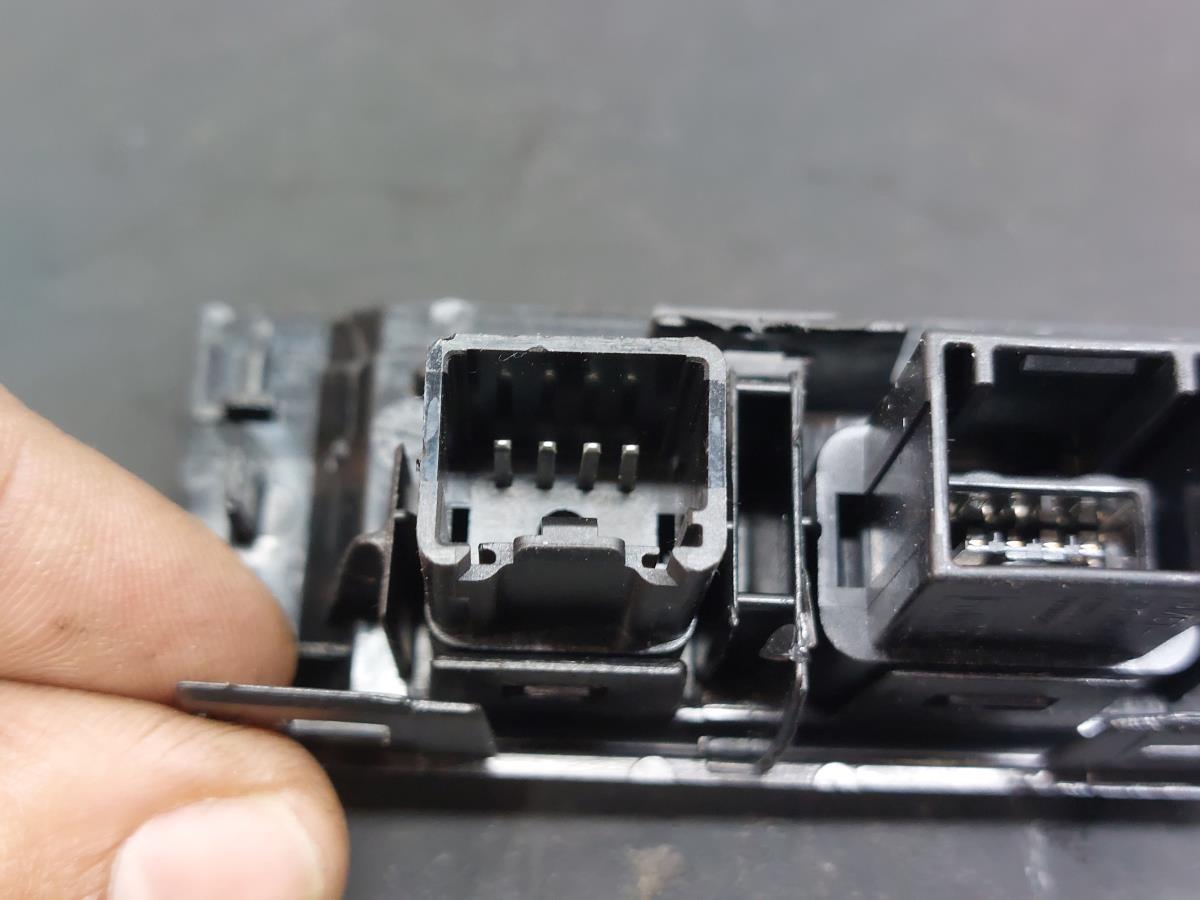 Módulo USB / AUX / IPOD VOLVO S60 II (134) Imagem-4