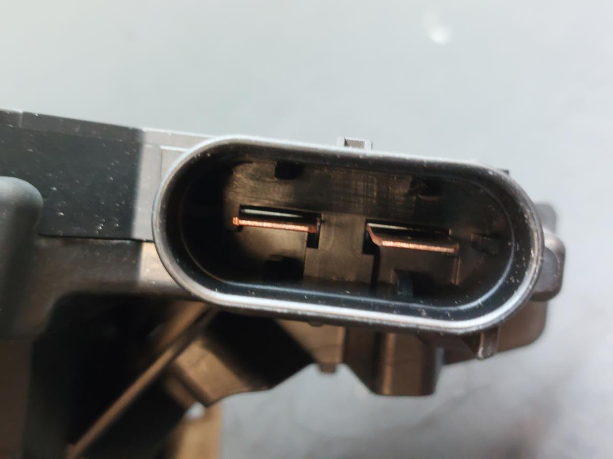 Caixa fusíveis da bateria MERCEDES-BENZ Classe C (W205) Imagem-2