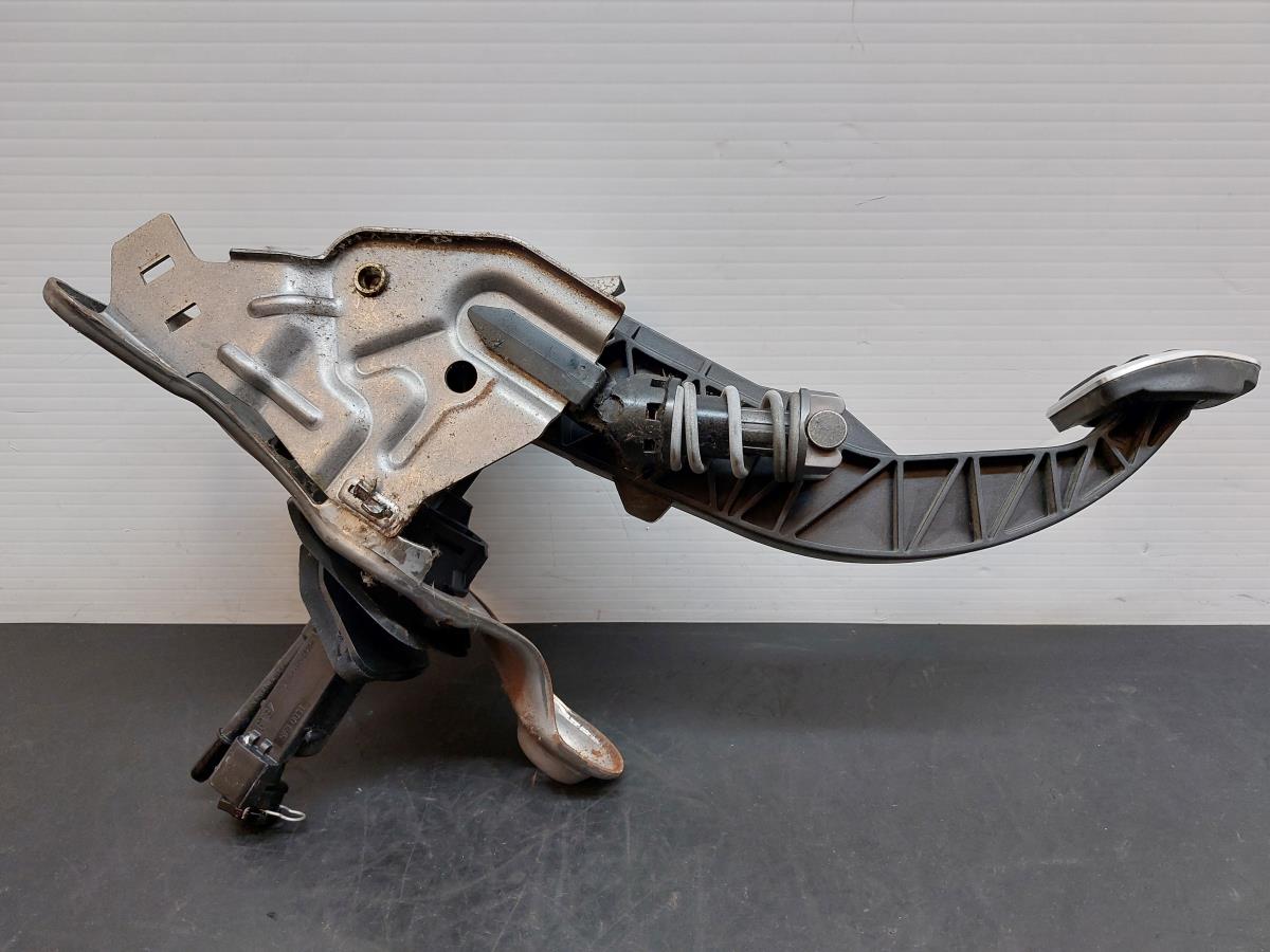 Pedal VOLVO S60 II (134) Imagem-1