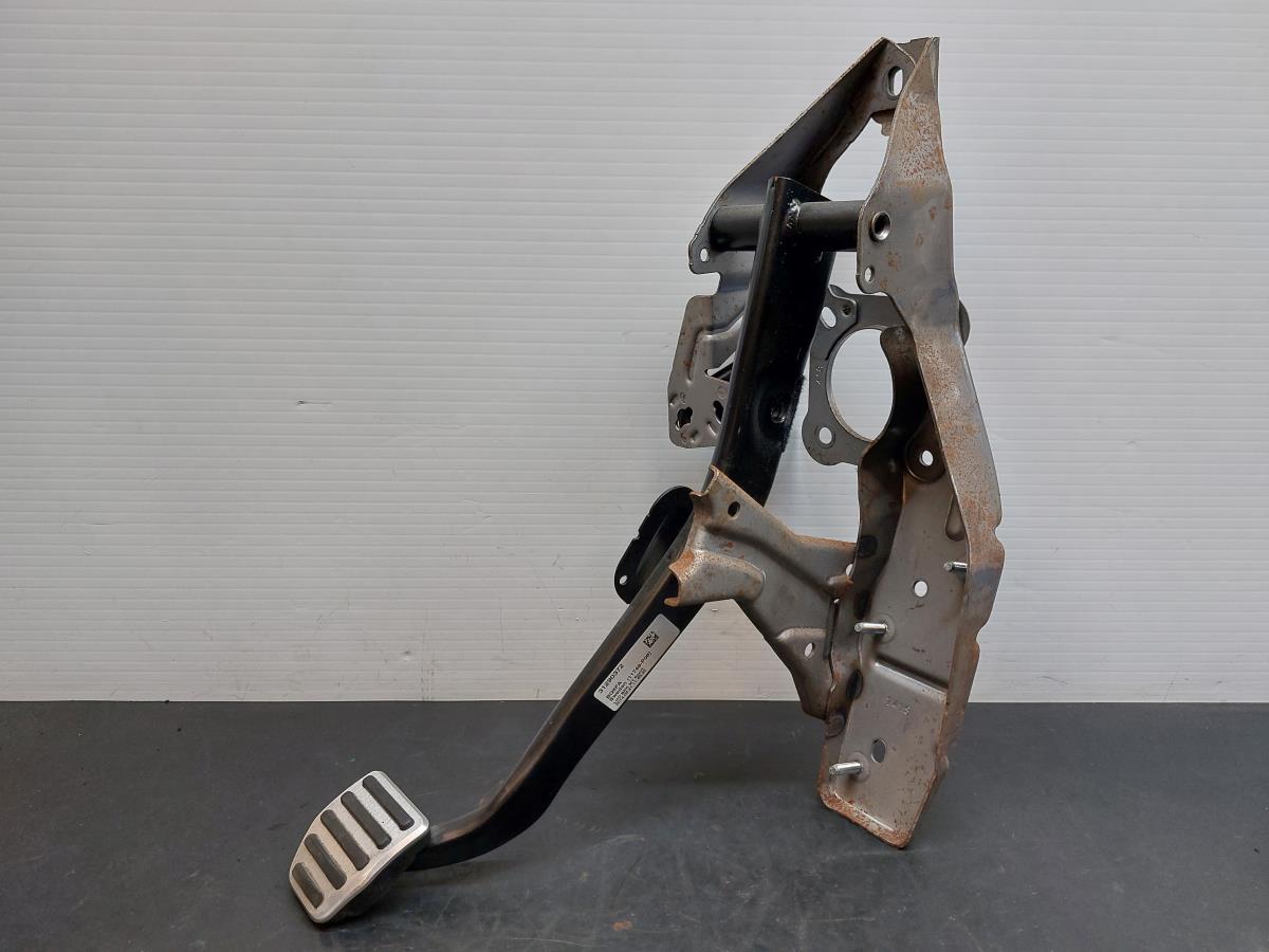 Pedal VOLVO S60 II (134)