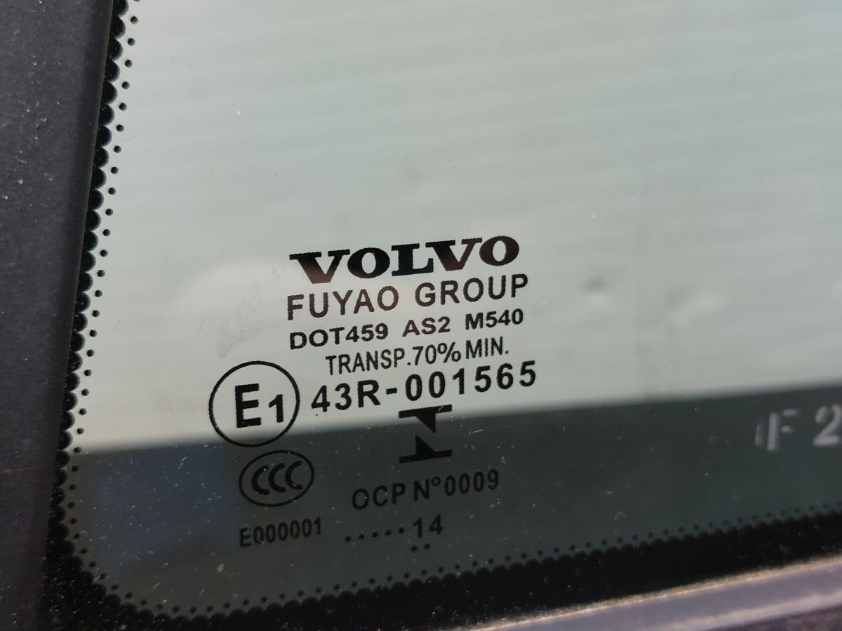 Vidro triangular da porta trás esquerdo VOLVO S60 II (134) Imagem-1