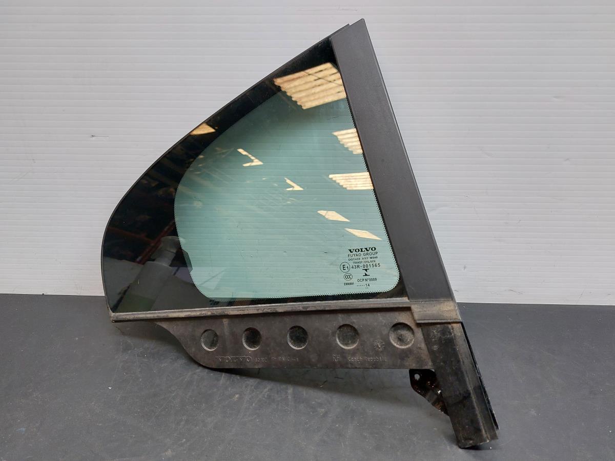 Vidro triangular da porta trás direito VOLVO S60 II (134)