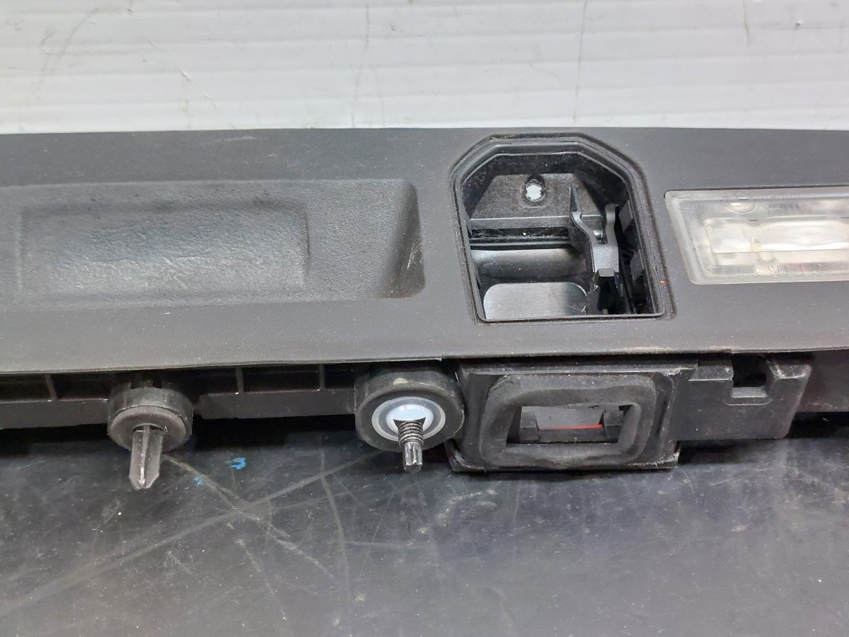 Modanatura porta / portellone bagagliaio BMW 7 (G11, G12) Imagem-8