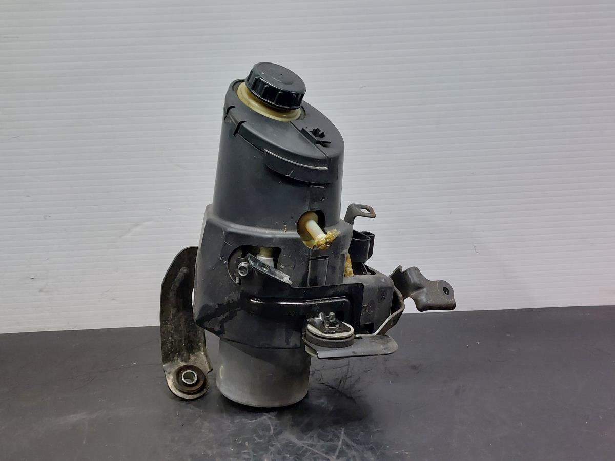 Steering pump INFINITI Q50