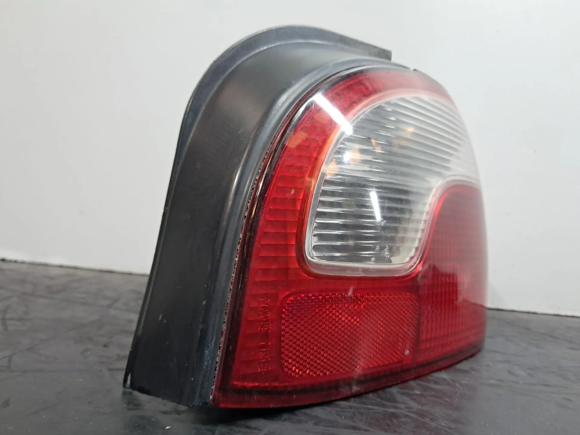 Right Tail light HYUNDAI Accent I (X3) Imagem-1