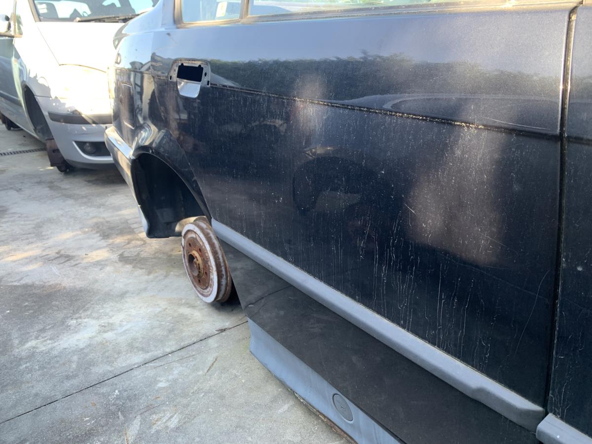 Right rear door BMW 3 (E36) Imagem-2