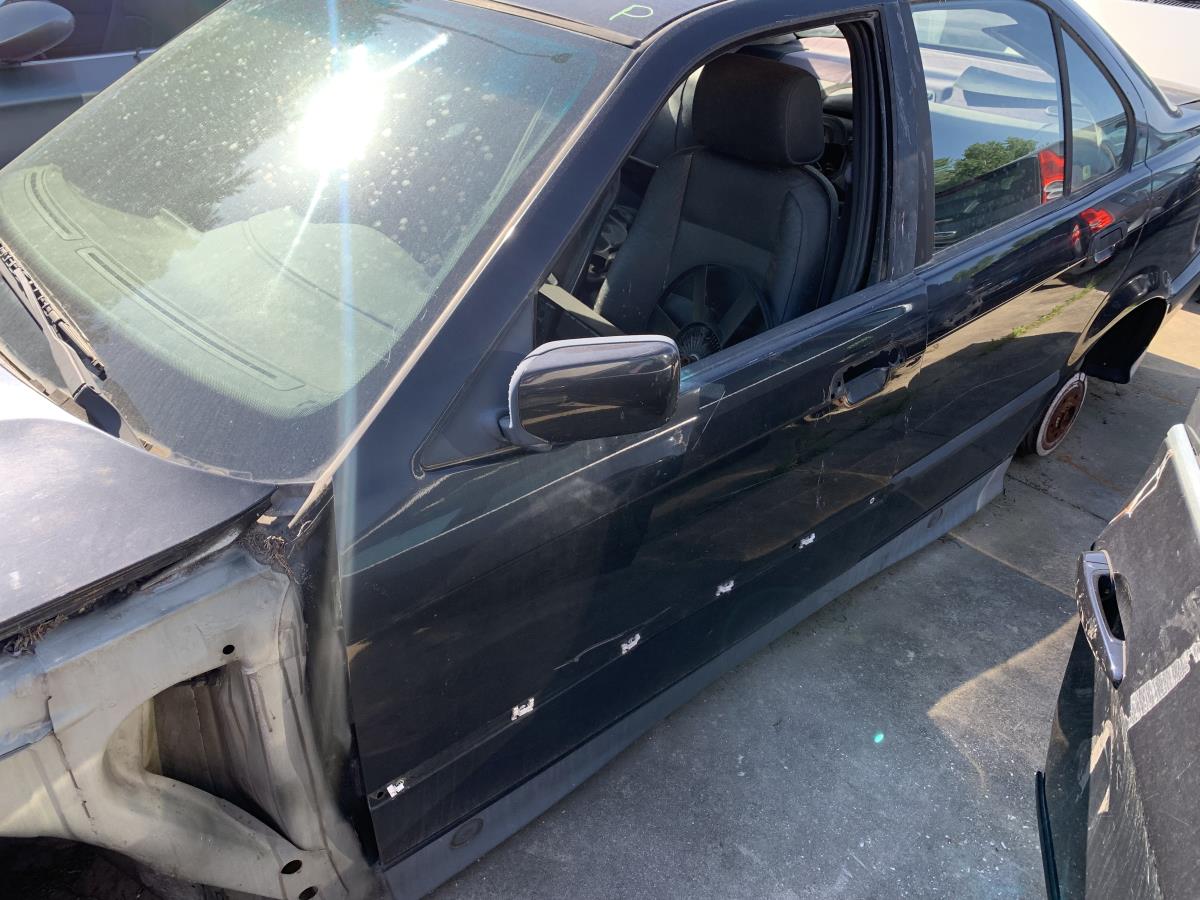 Porta frente esquerda BMW 3 (E36)