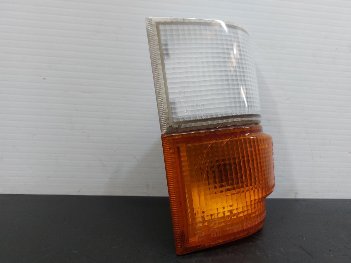 Intermitente Delantero Izquierdo TOYOTA HiAce II Wagon (LH7_, LH5_, LH6_, YH7_, YH6_, YH5_) Imagem-1
