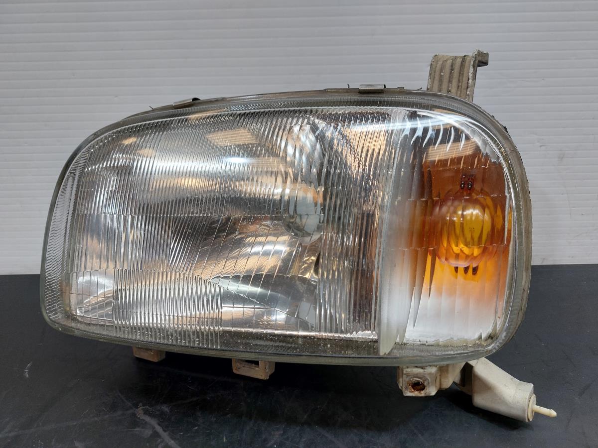 Ótica / farol esquerda NISSAN Micra II (K11)